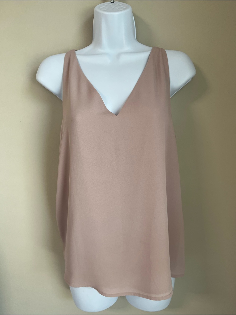 NWT Express Women’s Sleeveless V-Neck Tank Top in Dusty Rose